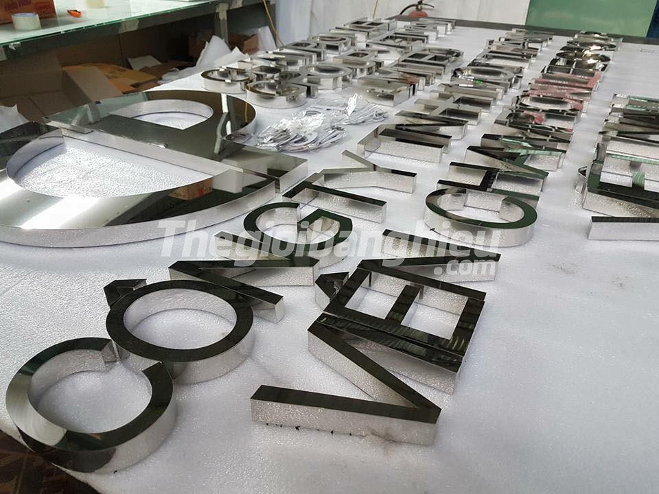 Chữ nổi inox trắng