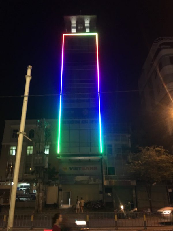 đèn led trang trí tòa nhà